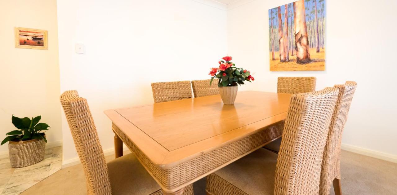 Victoria Square Apartments Голд-Кост Экстерьер фото